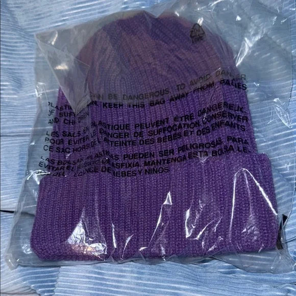 Supreme Purple Beanie - Picture 2 of 2